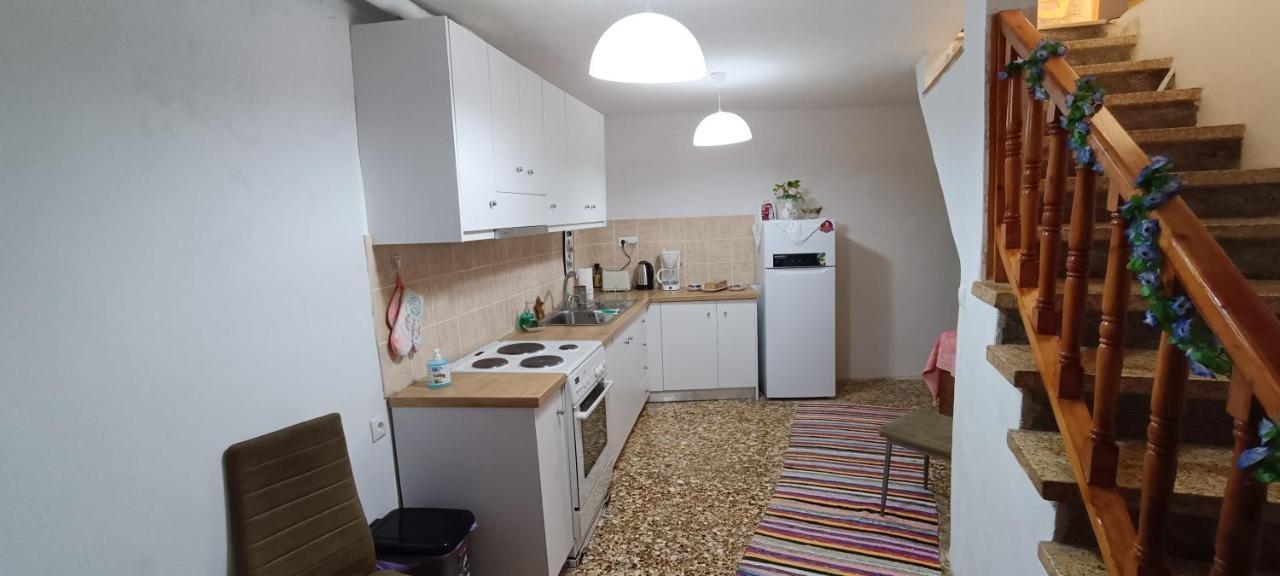 Comfortable And Spacious Stone Traditional Apartment Hriszí Aktí Haniá Kültér fotó